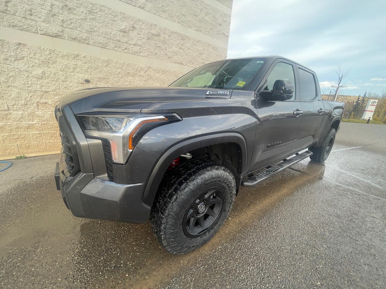 2026 Toyota Tundra LIMITED HYBRID Photo0