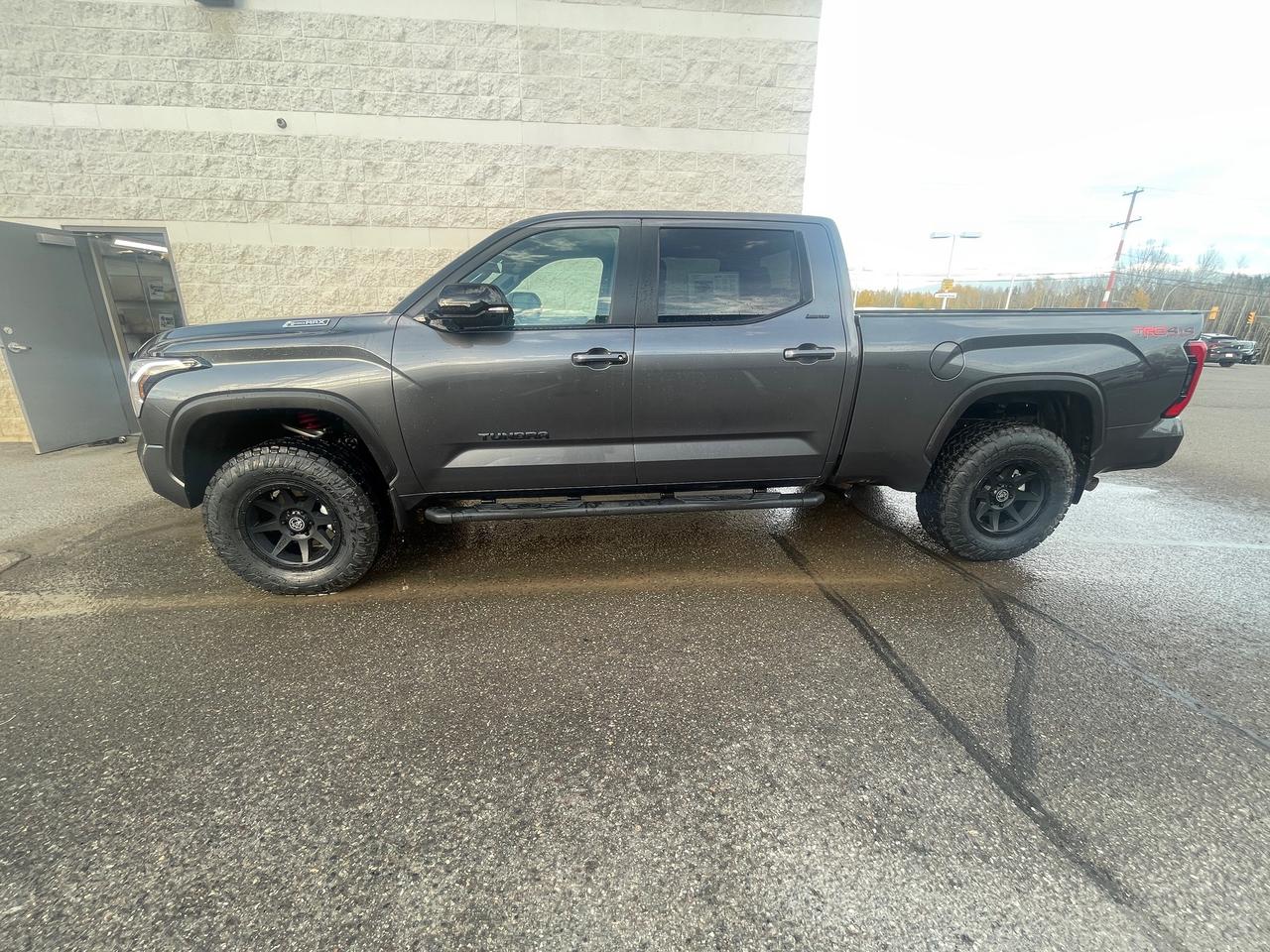 2026 Toyota Tundra LIMITED HYBRID Photo4