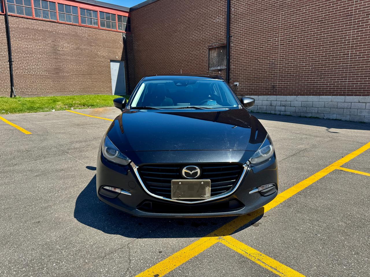 2018 Mazda MAZDA3 Touring Photo1