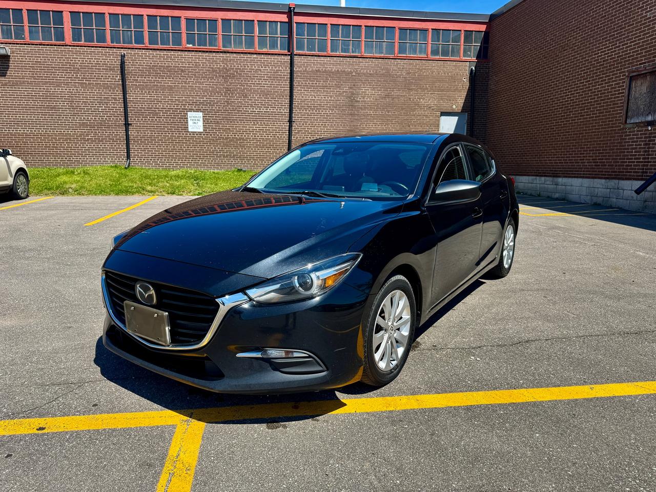 2018 Mazda MAZDA3 Touring Photo2