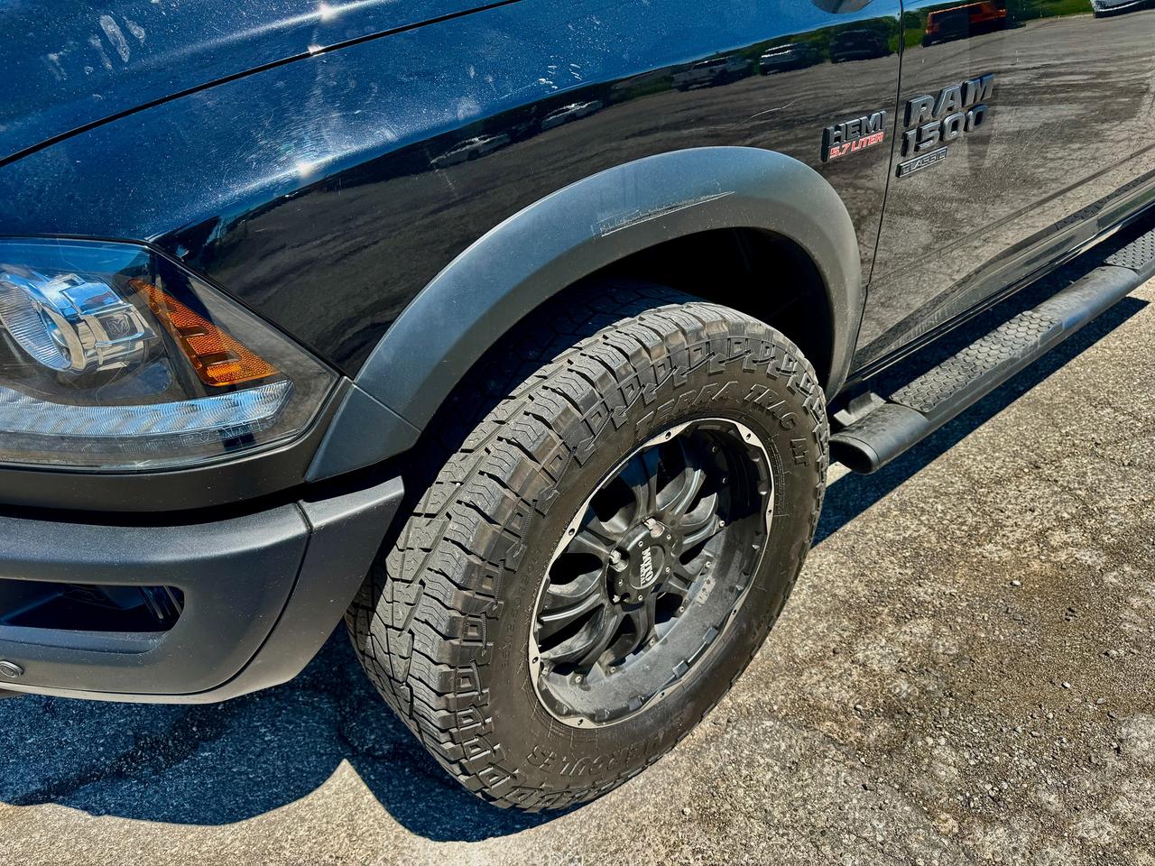 2021 RAM 1500 Classic WARLOCK Photo