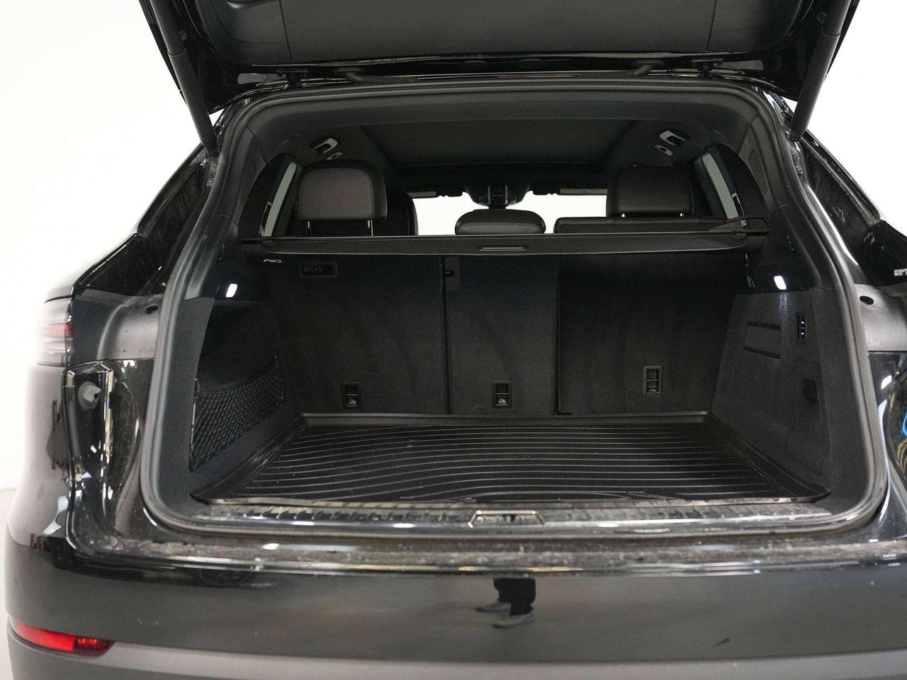2023 Porsche Cayenne S | PLATINUM EDITION | PREMIUM PLUS | 21 IN Photo