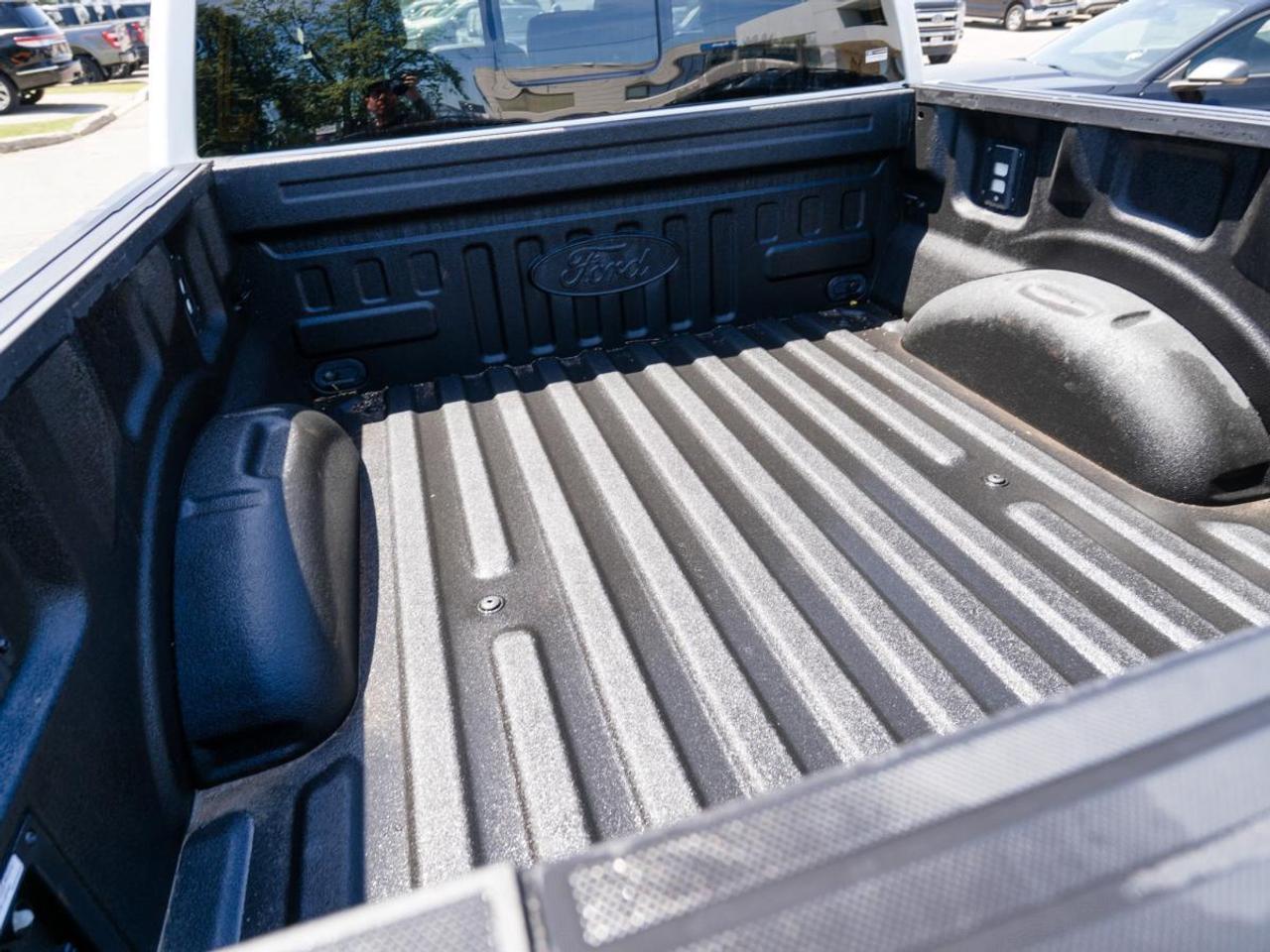 2023 Ford F-150 PLATINUM HYBRID! Photo