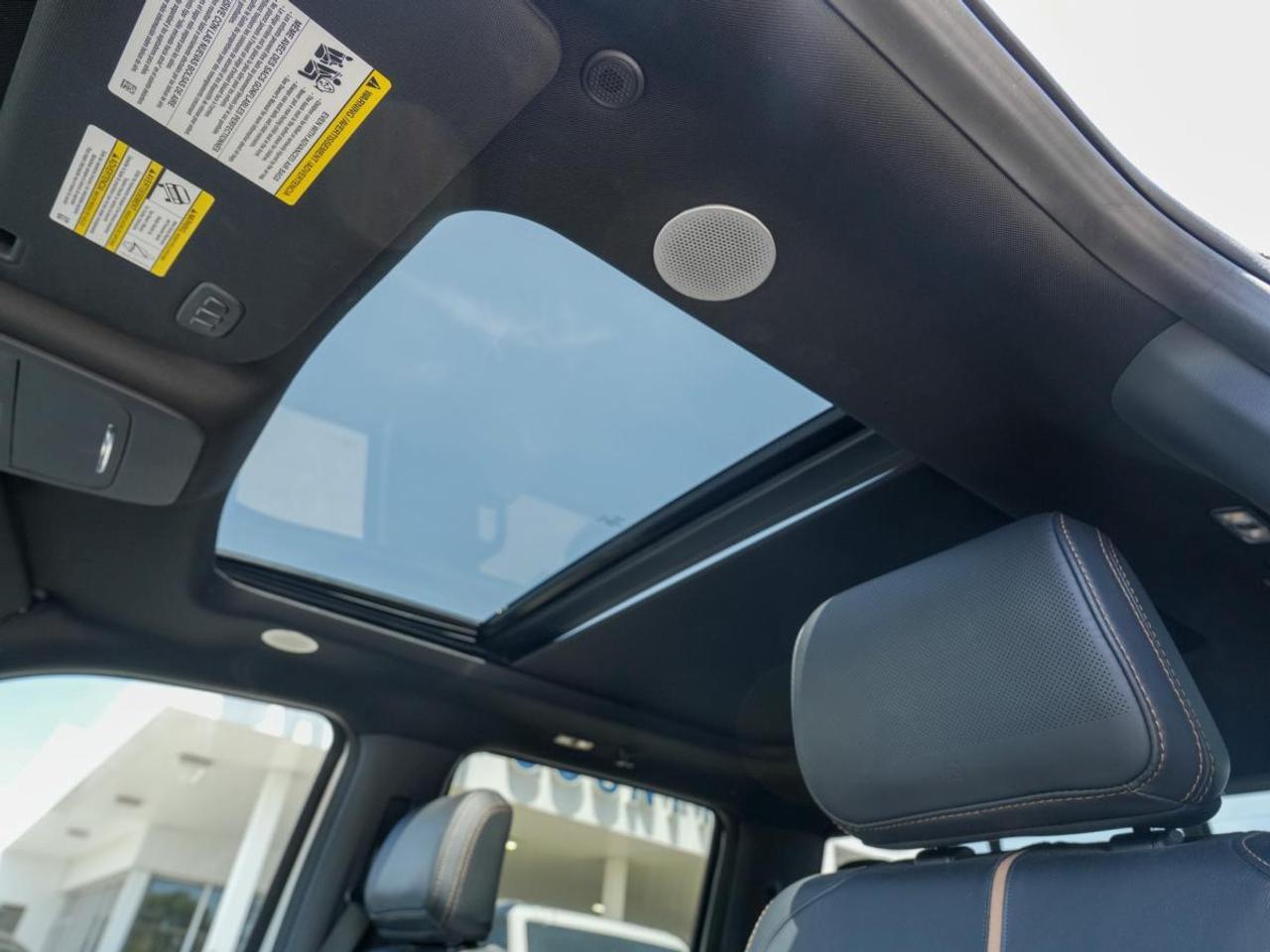 2023 Ford F-150 PLATINUM HYBRID! Photo