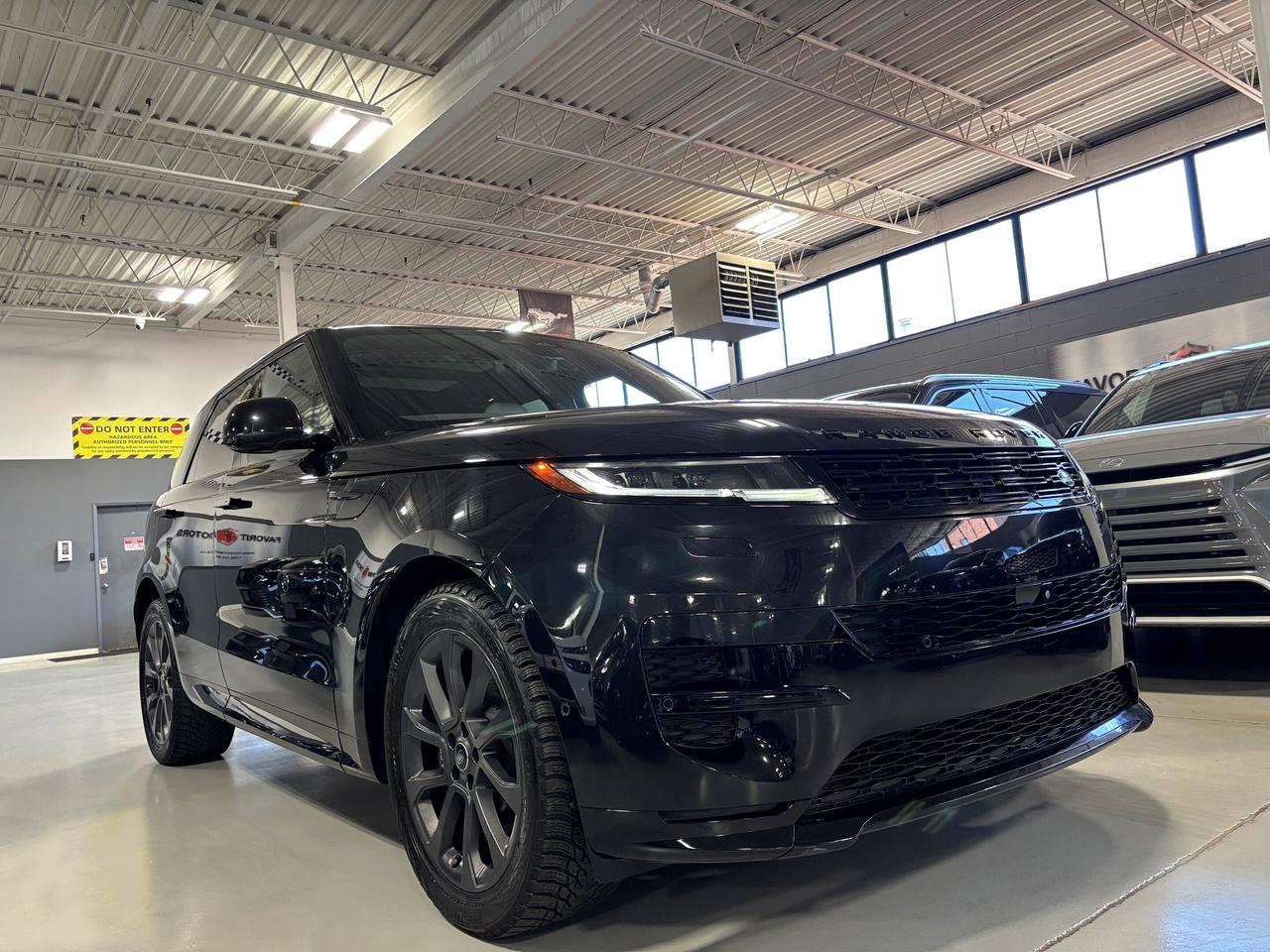 2024 Land Rover Range Rover Sport P400 Dynamic SE|AWD|WHITELEATHER|BREMBO|RECLINE|++ Photo