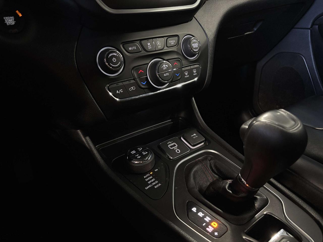 2020 Jeep Cherokee Trailhawk|4X4|TRAILRATED|SELECTERRAIN|LEATHER|CAM| Photo