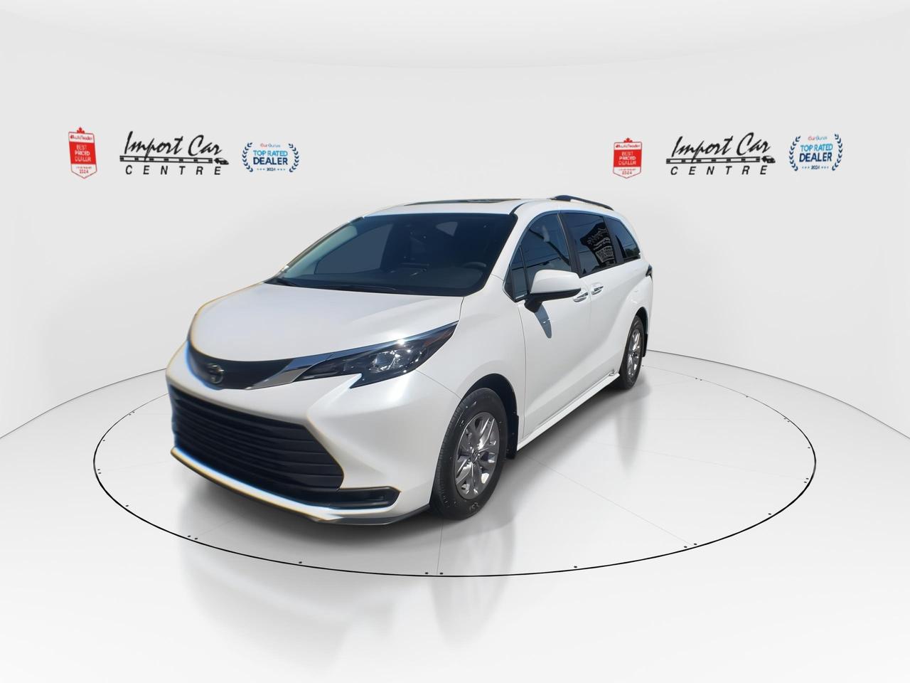2026 Toyota Sienna XLE 8-Passenger LIKE NEW!!  ONLY 509KMS!!  SOFTEX, Photo