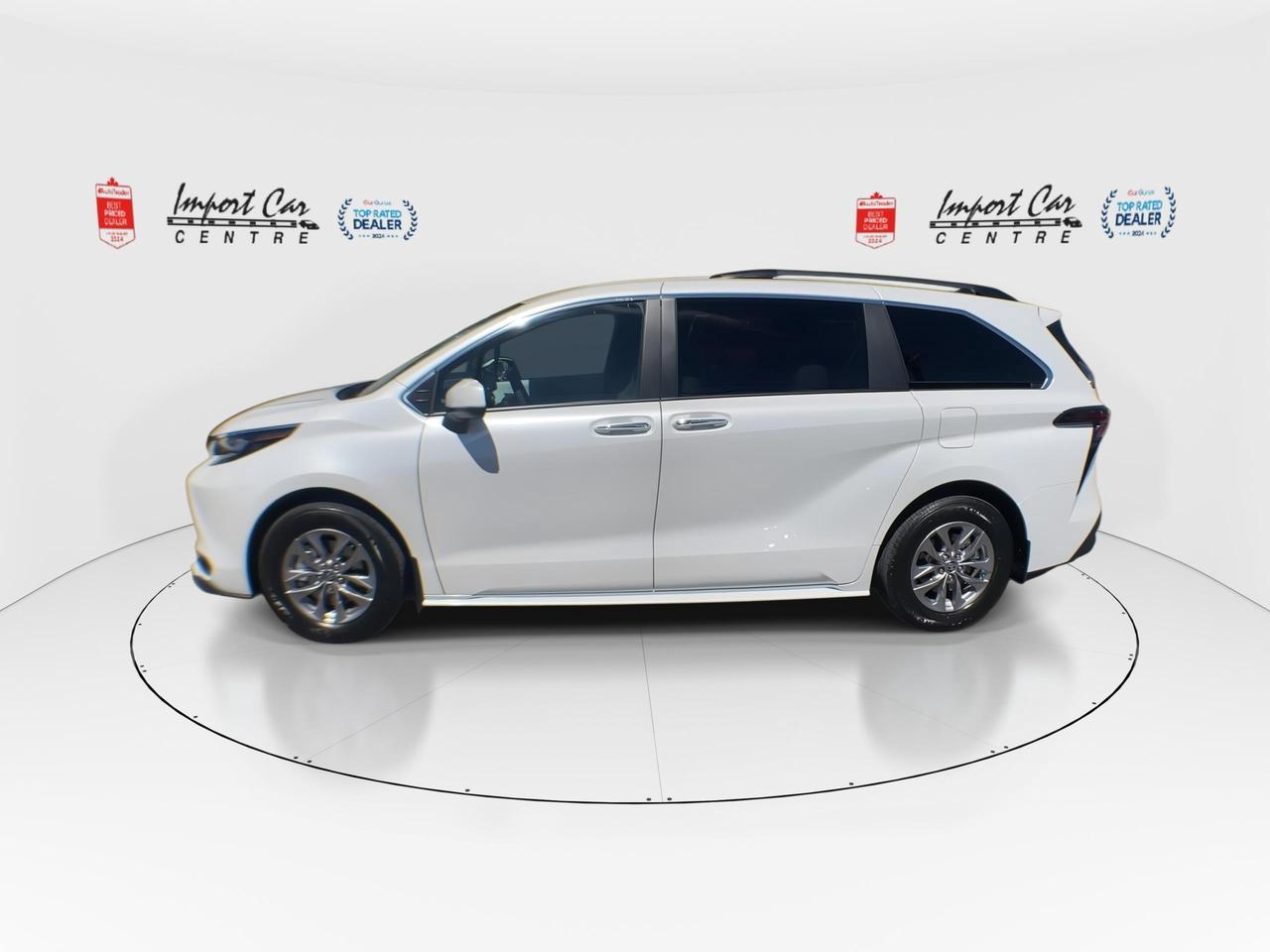 2026 Toyota Sienna XLE 8-Passenger LIKE NEW!!  ONLY 509KMS!!  SOFTEX, Photo