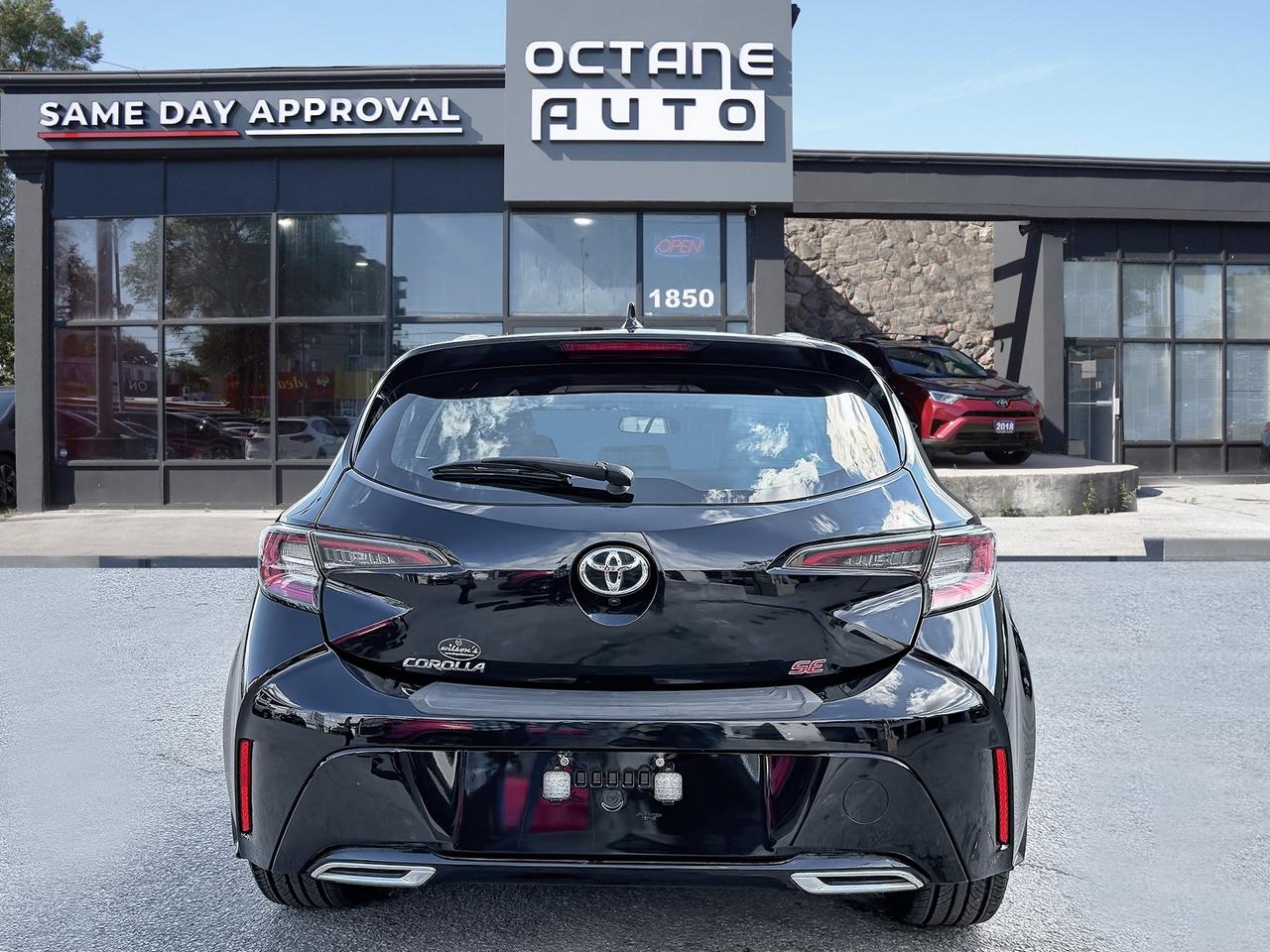 2019 Toyota Corolla Hatchback CVT Photo