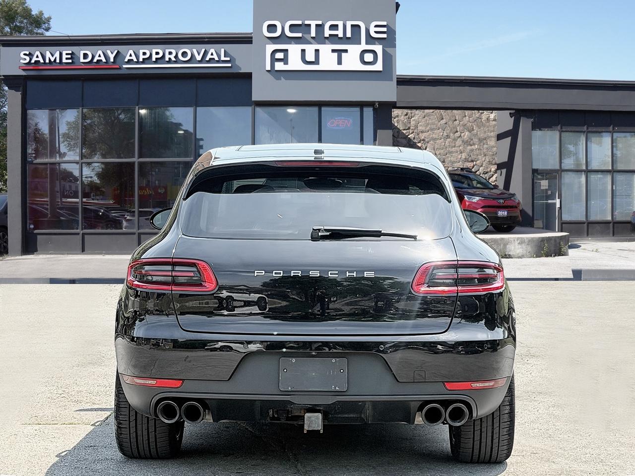 2018 Porsche Macan AWD Photo4
