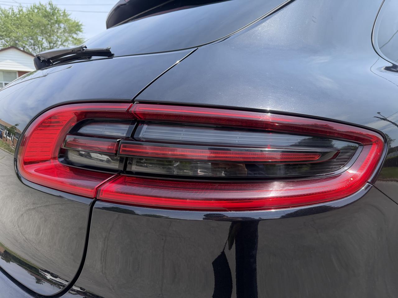 2018 Porsche Macan AWD Photo
