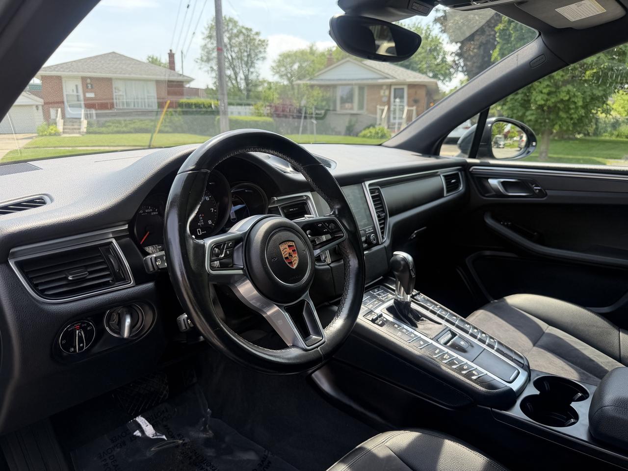 2018 Porsche Macan AWD Photo