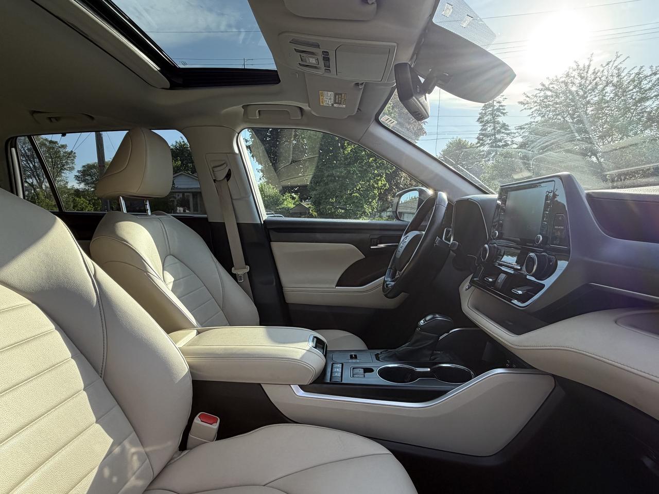 2022 Toyota Highlander HYBRID xle awd Photo