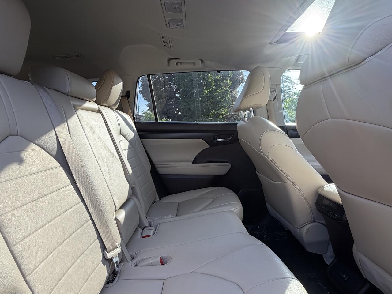 2022 Toyota Highlander HYBRID xle awd Photo