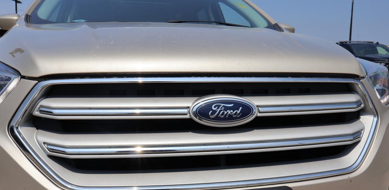 2018 Ford Escape Titanium | | Keyless Start | Photo