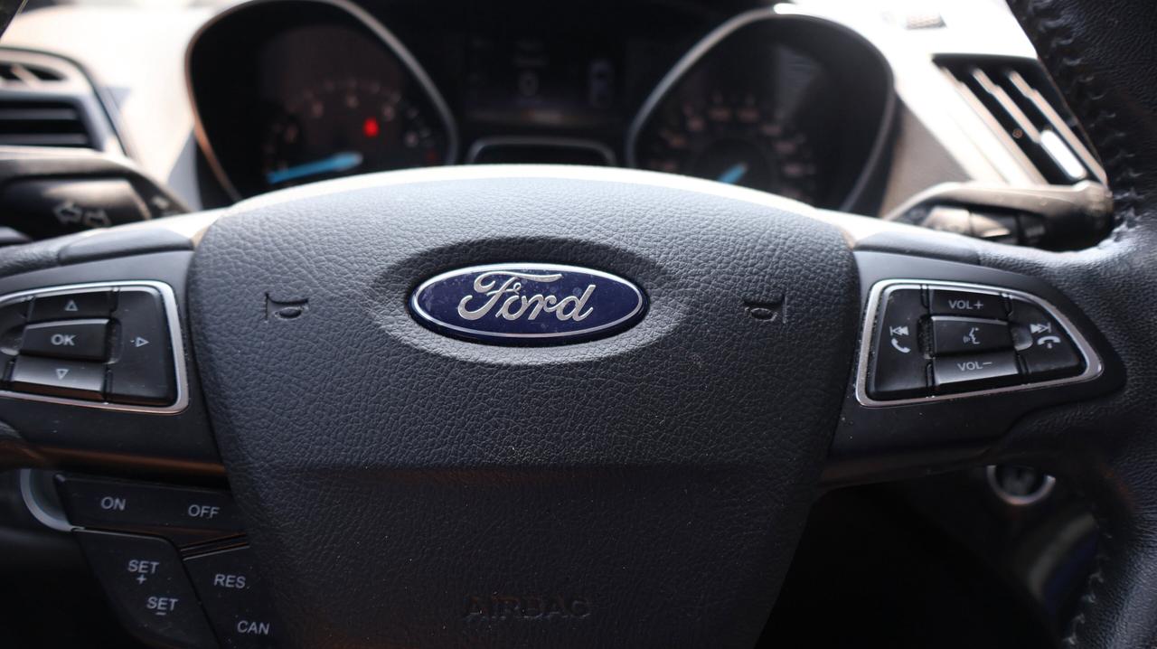 2018 Ford Escape Titanium | | Keyless Start | Photo