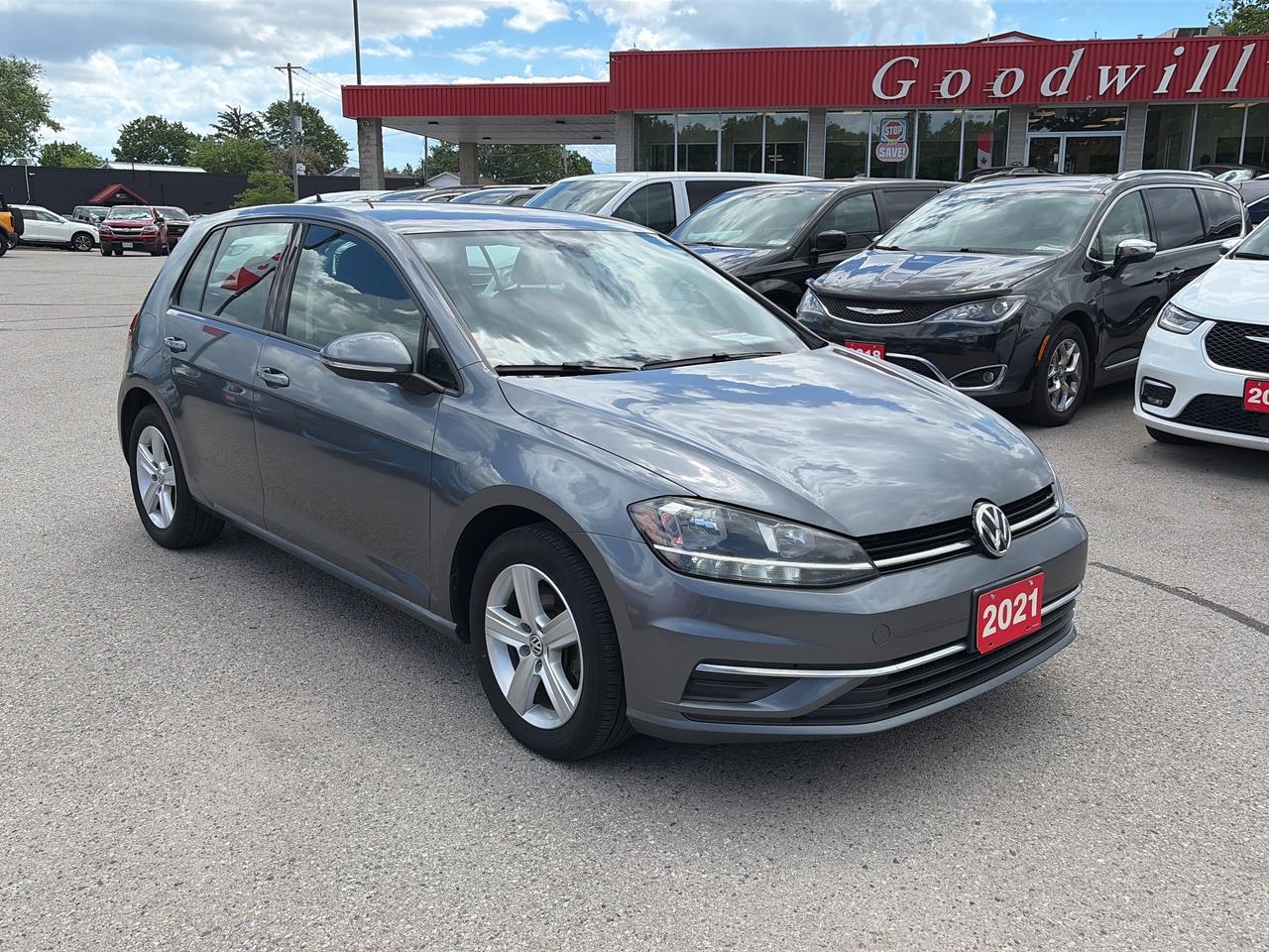 2021 Volkswagen Golf COMFORTLINE, BACK UP CAMERA, HEATED SEATS! - Photo #2