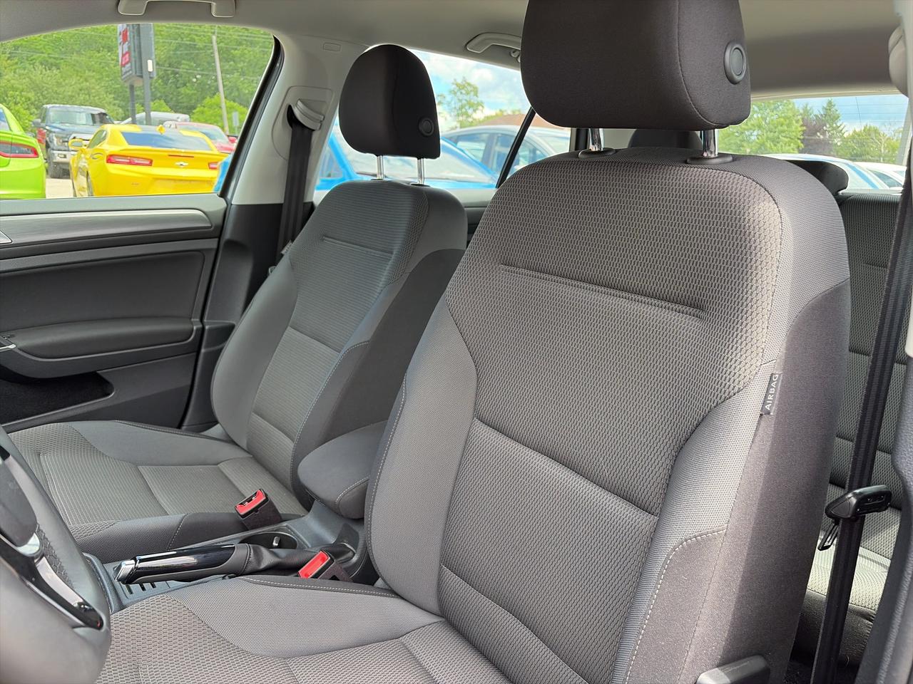2021 Volkswagen Golf COMFORTLINE, BACK UP CAMERA, HEATED SEATS! - Photo #10