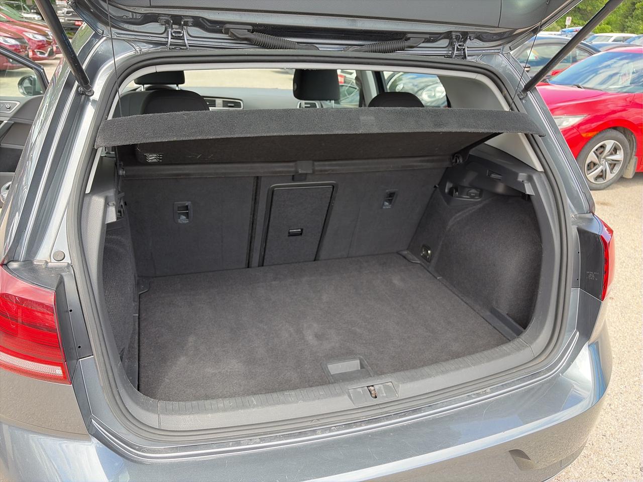 2021 Volkswagen Golf COMFORTLINE, BACK UP CAMERA, HEATED SEATS! Photo