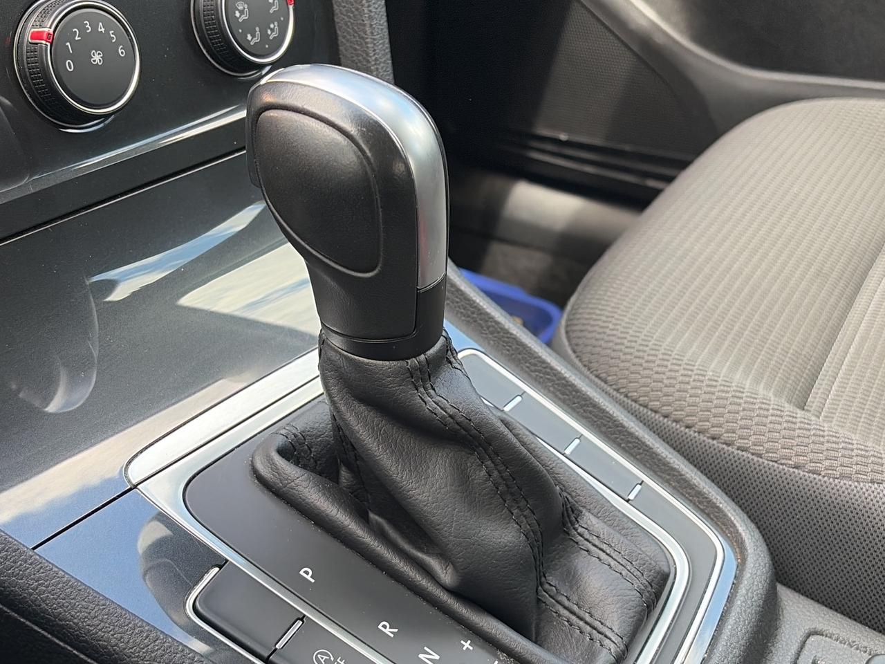 2021 Volkswagen Golf COMFORTLINE, BACK UP CAMERA, HEATED SEATS! Photo