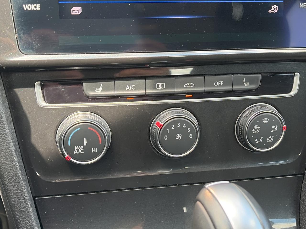 2021 Volkswagen Golf COMFORTLINE, BACK UP CAMERA, HEATED SEATS! - Photo #17