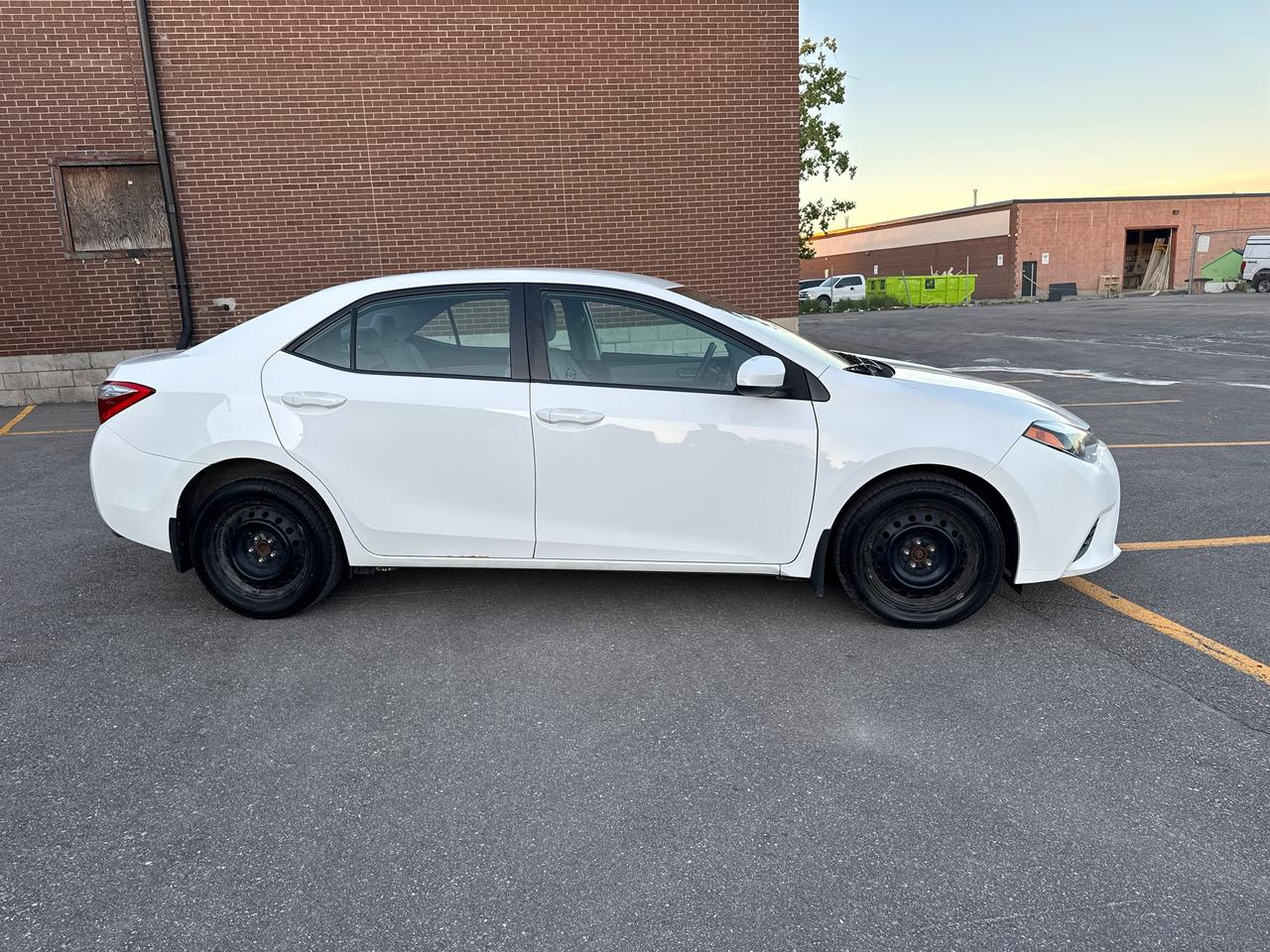 2015 Toyota Corolla LE Photo