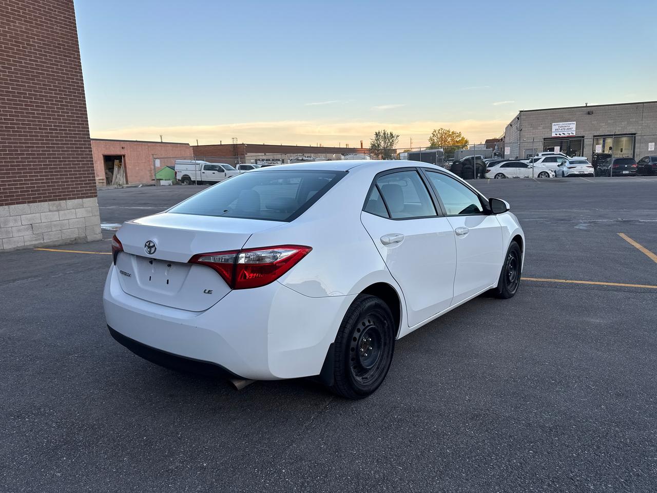 2015 Toyota Corolla LE Photo