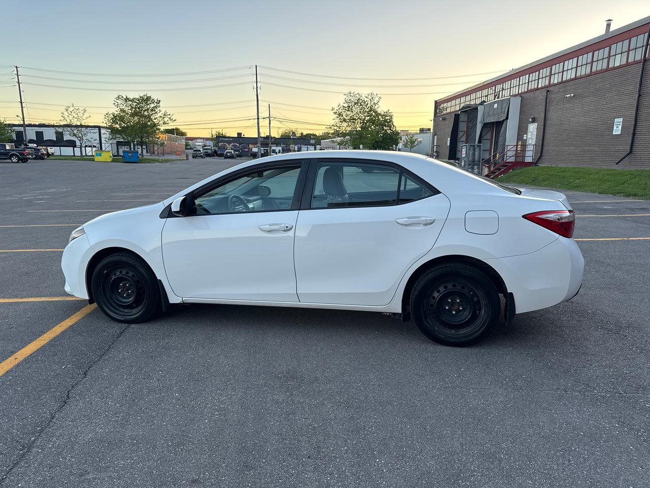 2015 Toyota Corolla LE Photo