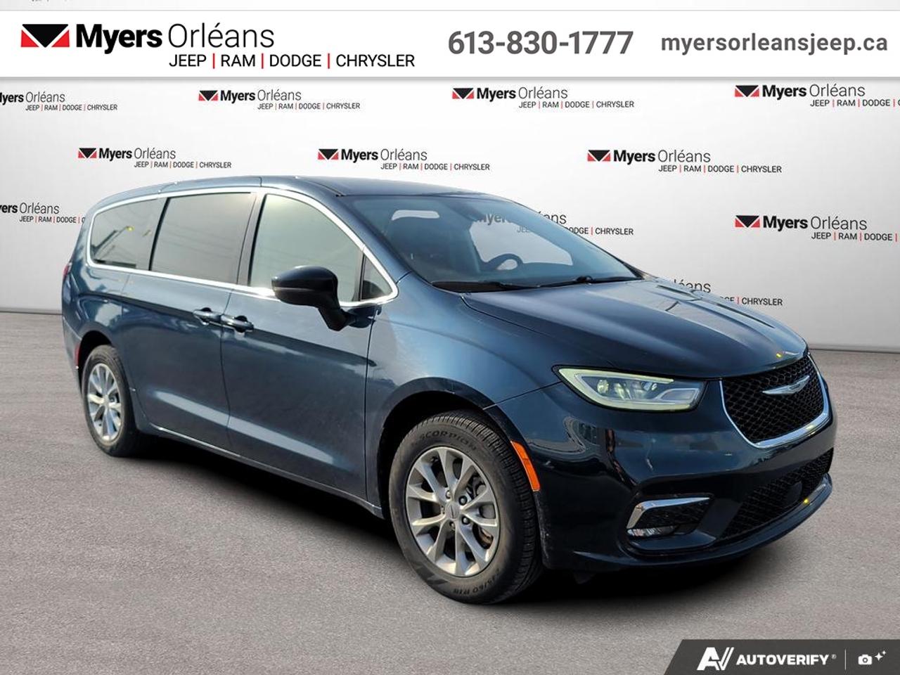 2023 Chrysler Pacifica Touring L AWD   - Apple CarPlay Photo