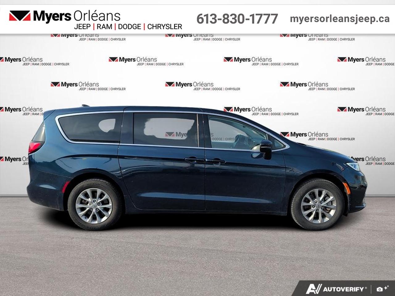 2023 Chrysler Pacifica Touring L AWD   - Apple CarPlay Photo
