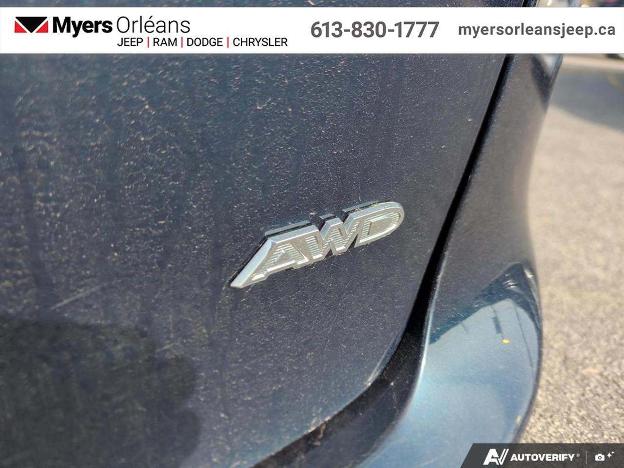 2023 Chrysler Pacifica Touring L AWD   - Apple CarPlay Photo