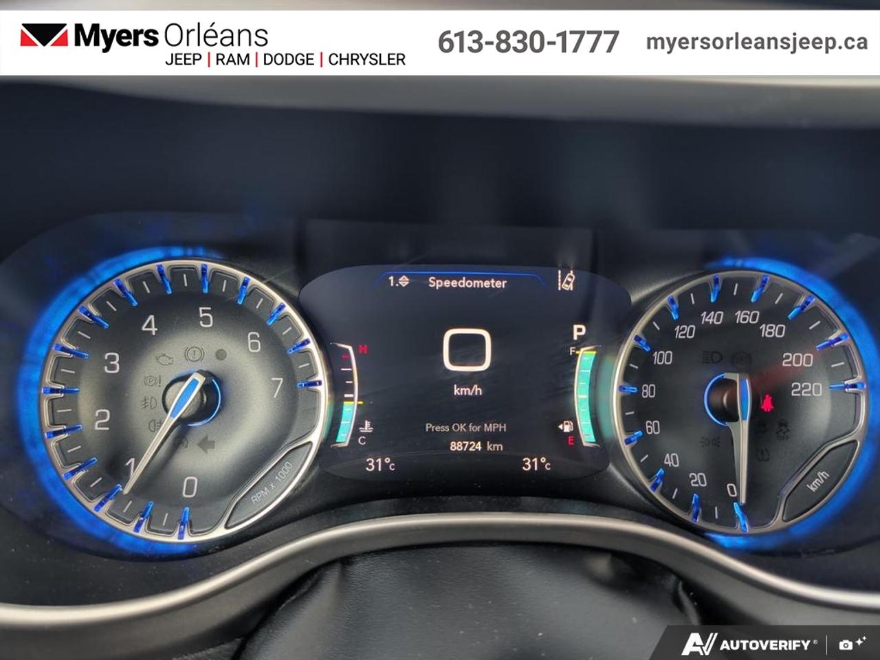 2023 Chrysler Pacifica Touring L AWD   - Apple CarPlay Photo