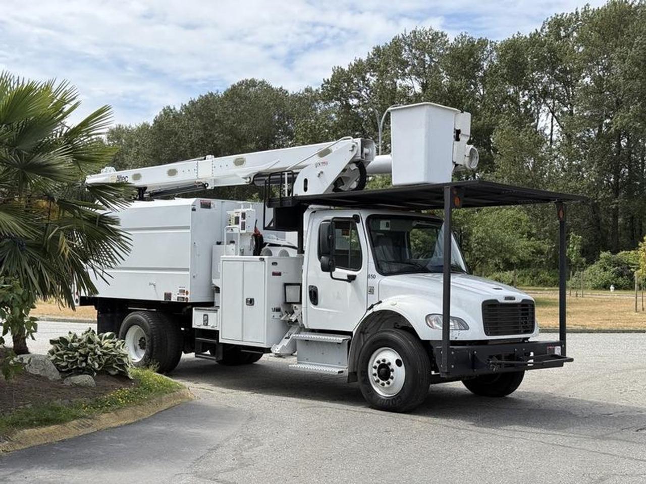 This 2020 Freightliner M2 106 bucket truck is powered by a 6.7L Cummins 6-cylinder diesel engine paired with an automatic transmission and rear-wheel drive. Built for utility, telecommunications, forestry, and infrastructure maintenance applications, this truck is equipped with an Altec LR7-60E70 aerial device offering a 70-foot platform height and a 400 lb platform capacity.

Additional features include an air brake system and a GVWR of 33,000 lbs (14,969 kg), providing the capability required for demanding commercial and fleet operations. The M2 106 chassis offers a stable platform for aerial work while maintaining the maneuverability and serviceability expected from a medium-duty truck.

Finished in white with a gray cloth interior, this Freightliner bucket truck provides a specialized aerial access solution suited for utility contractors, municipalities, tree service operators, and industrial maintenance crews. This item is currently OFFSITE. You must register an appointment with our office to schedule an offsite viewing. Appointments must be made a minimum of one business day in advance (and as defined by the days that Repo.com is open for business) before your appointment can be scheduled and confirmed. We may, at our own discretion, instead opt to transport smaller items to Repo.coms main yard for viewing purposes.  $189,850.00 plus $375 processing fee, $190,225.00 total payment obligation before taxes.   Listing report, warranty, contract commitment cancellation fee, financing available on approved credit (some limitations and exceptions may apply). All above specifications and information is considered to be accurate but is not guaranteed and no opinion or advice is given as to whether this item should be purchased. We do not allow test drives due to theft, fraud, acts of vandalism and undetectable impaired driving. Instead we provide the following benefits: Complimentary Warranty (with options to extend), Limited Money Back Satisfaction Guarantee on Fully Completed Contracts, Contract Commitment Cancellation, and an Open-Ended Sell-Back Option. Ask seller for details or call 604-522-REPO(7376) to confirm listing availability.