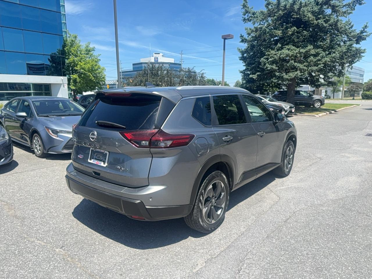 2024 Nissan Rogue SV MOONROOF