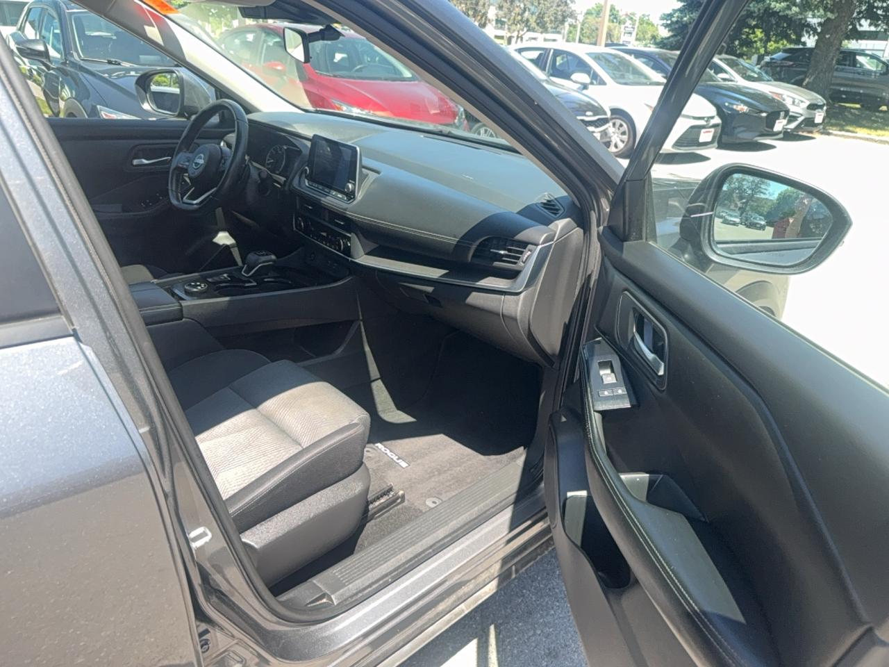 2024 Nissan Rogue SV MOONROOF