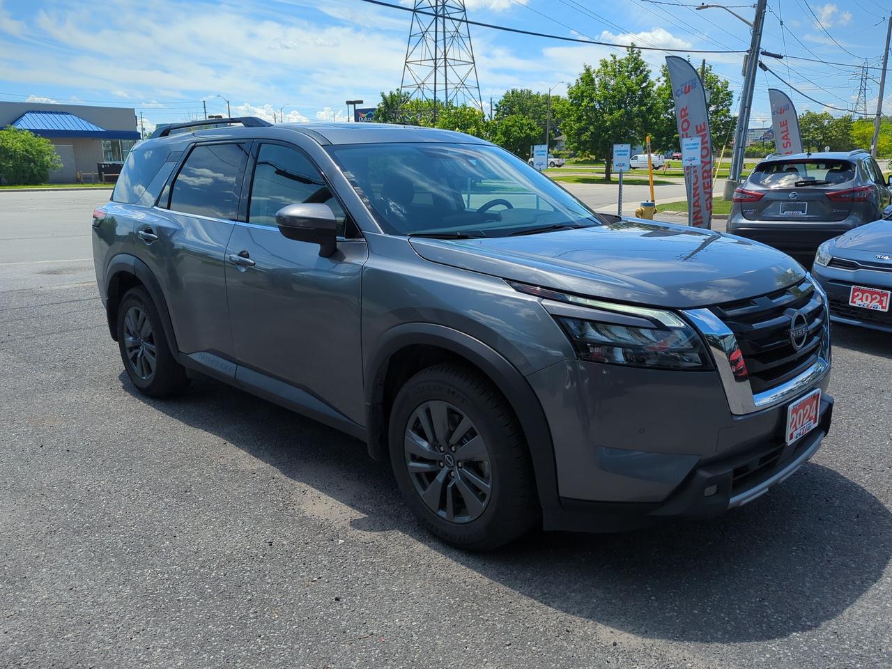 2024 Nissan Pathfinder SV Photo