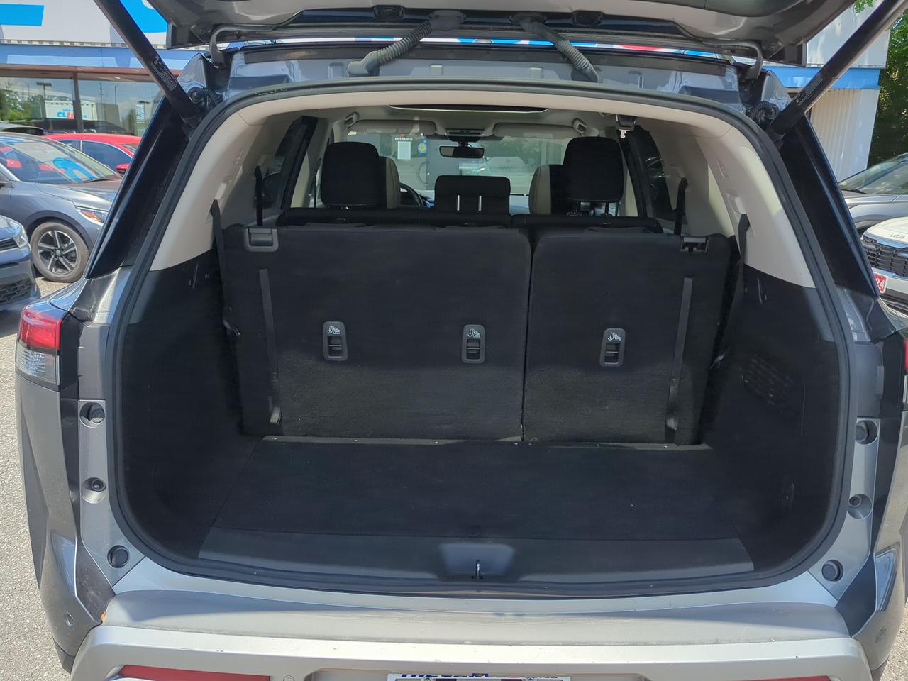 2024 Nissan Pathfinder SV Photo