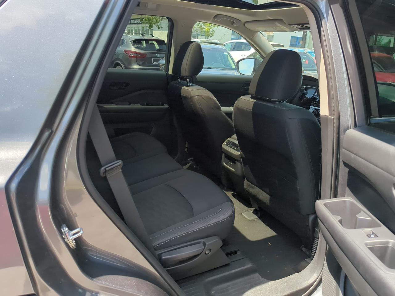 2024 Nissan Pathfinder SV Photo