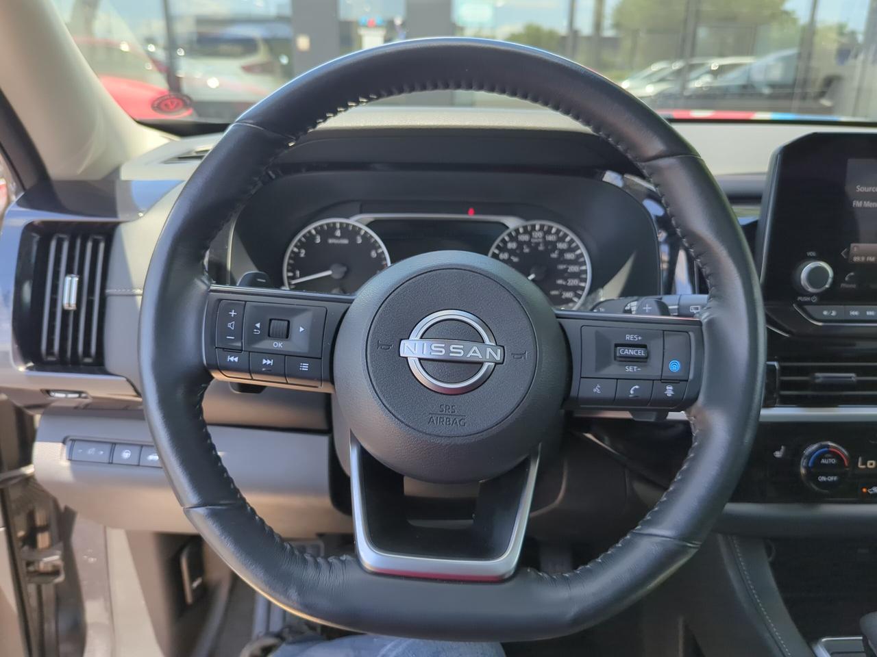 2024 Nissan Pathfinder SV Photo