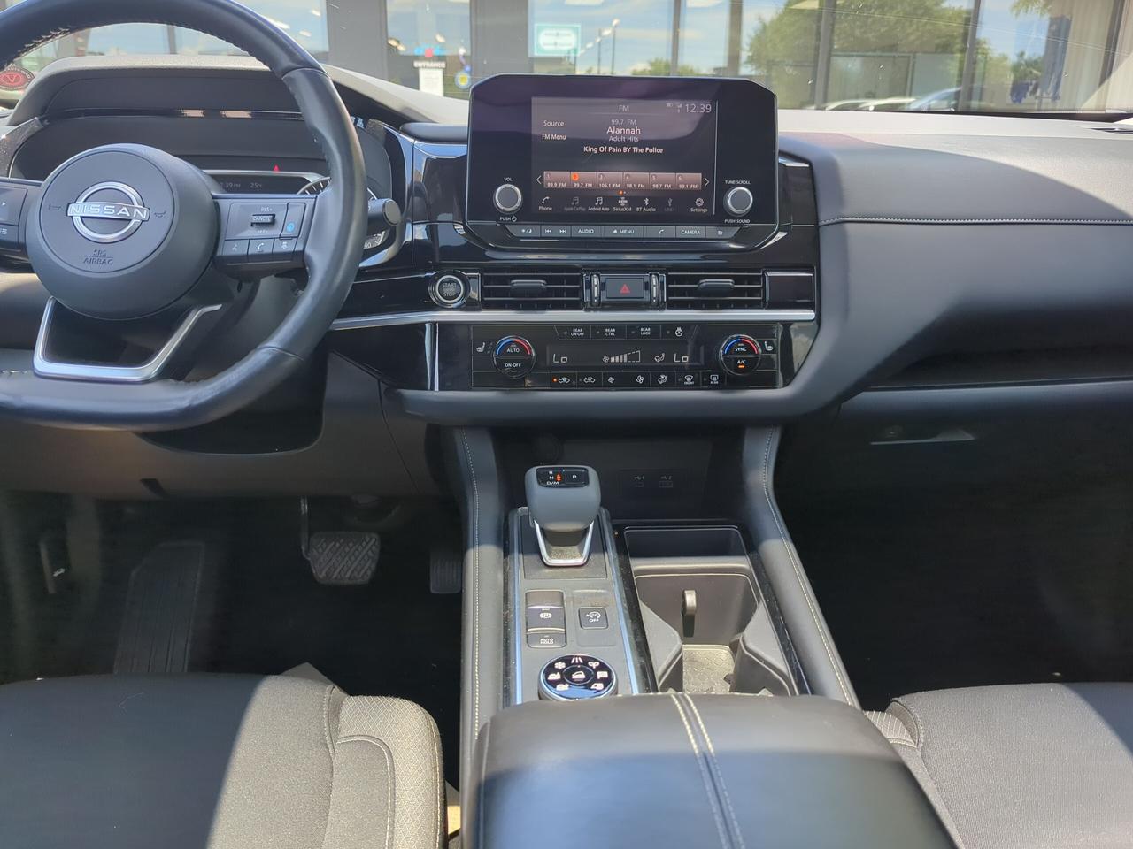 2024 Nissan Pathfinder SV Photo