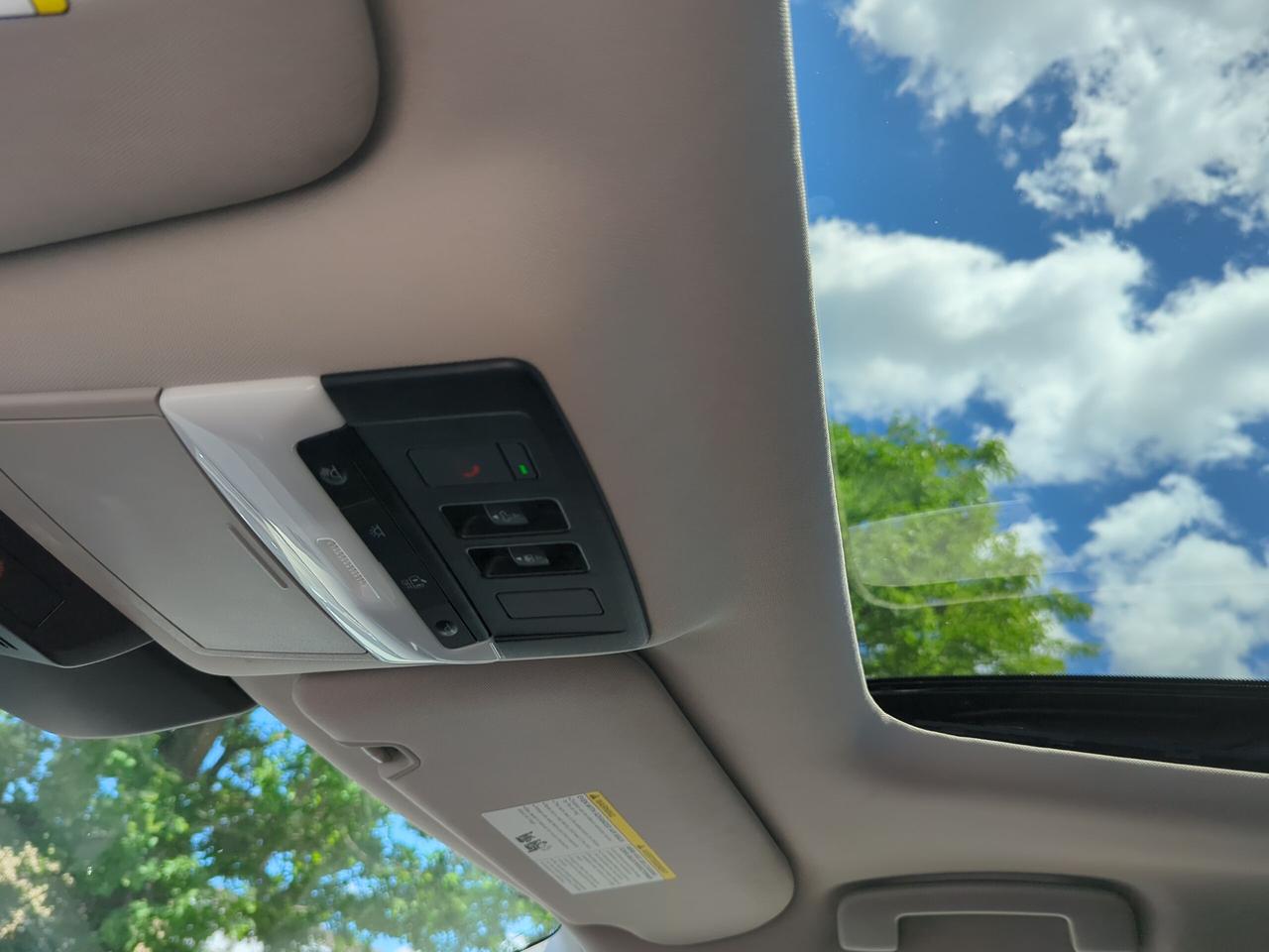 2024 Nissan Pathfinder SV Photo