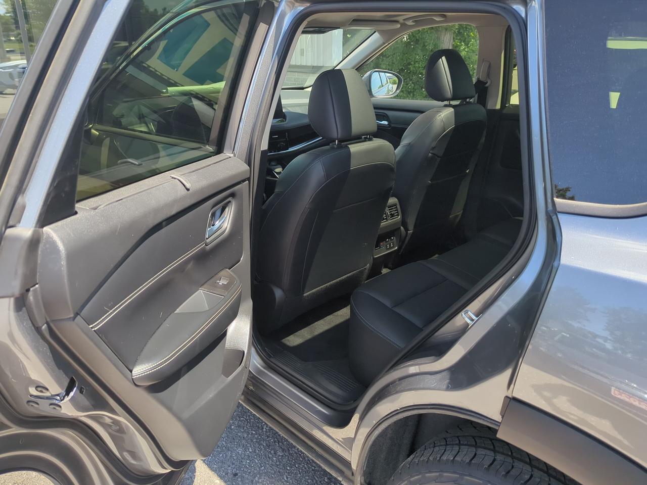 2024 Nissan Rogue SL Photo
