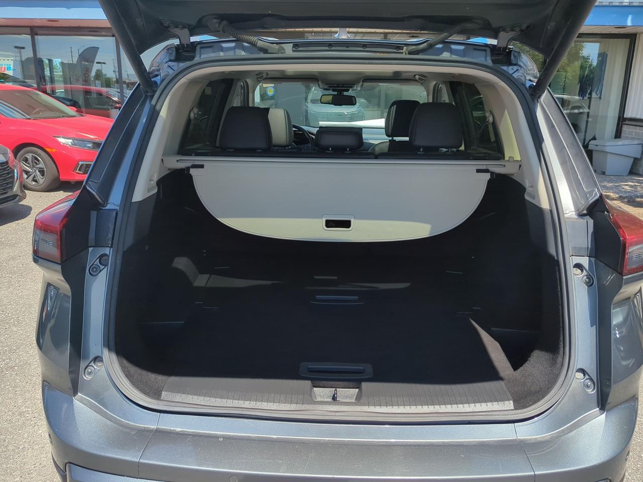 2024 Nissan Rogue SL Photo