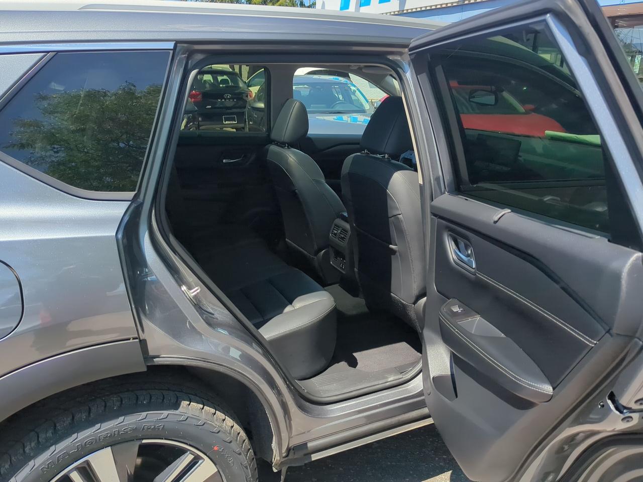 2024 Nissan Rogue SL Photo
