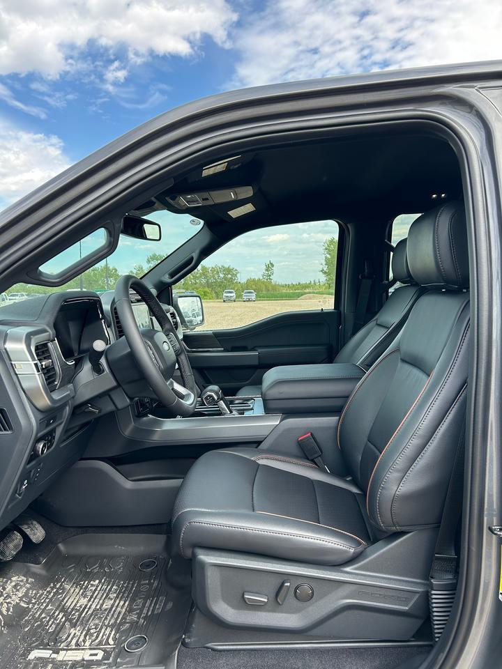 2026 Ford F-150 LARIAT 4WD SuperCrew 5.5' Box 501A Photo5