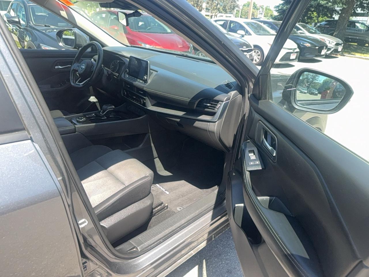 2024 Nissan Rogue SV MOONROOF