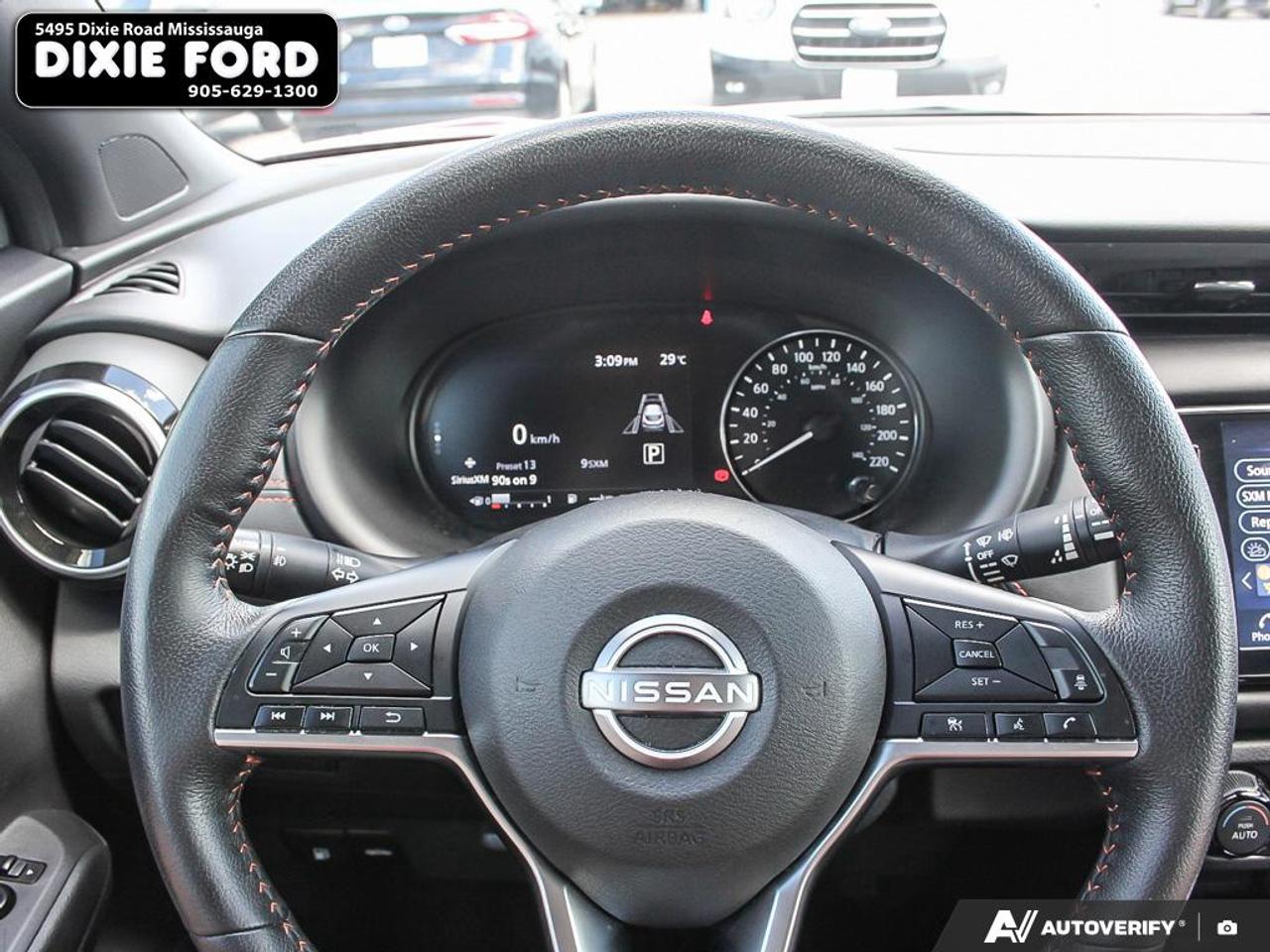 2023 Nissan Kicks SR Photo