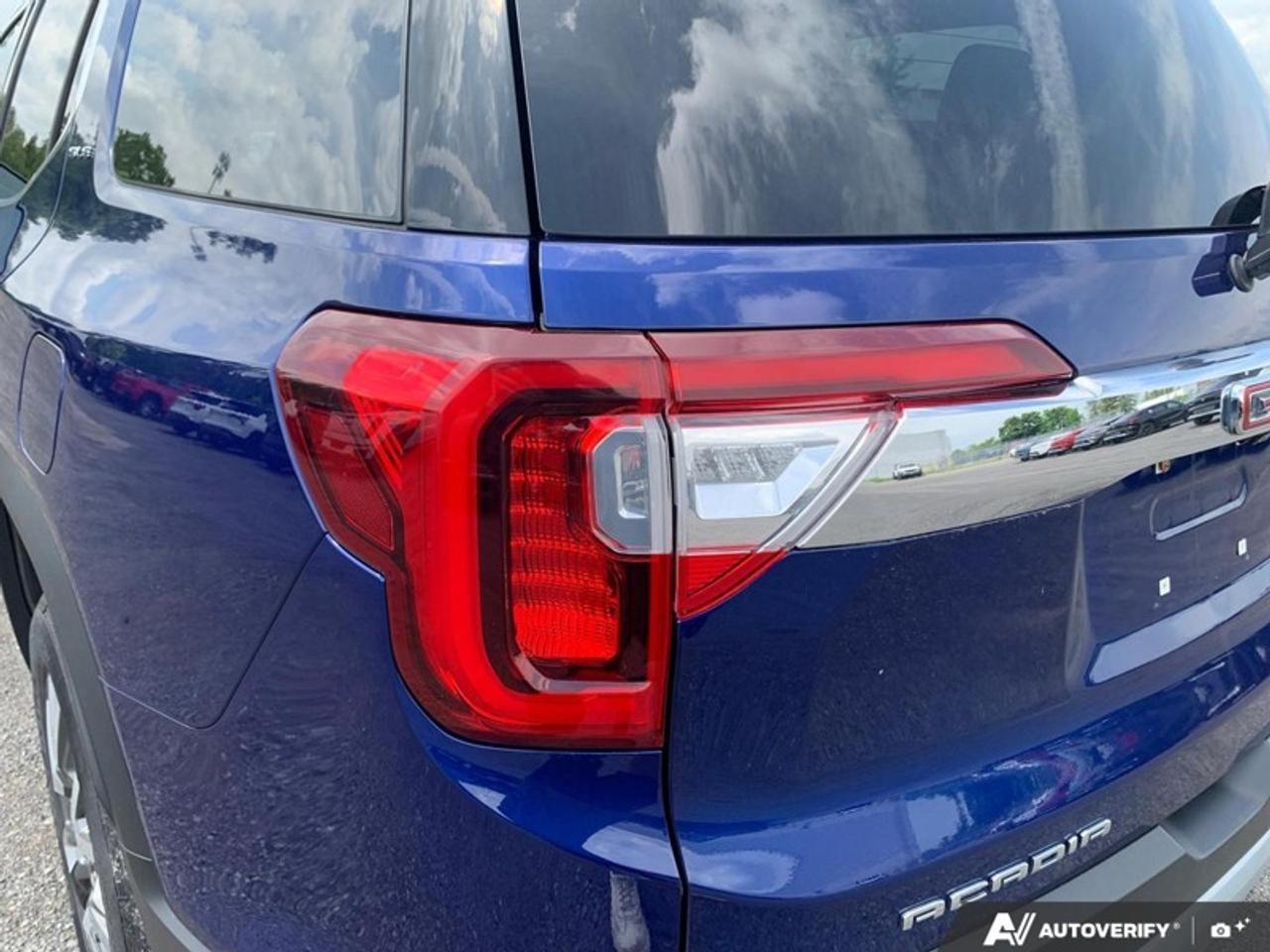 2023 GMC Acadia SLE  - Power Liftgate -  Remote Start Photo