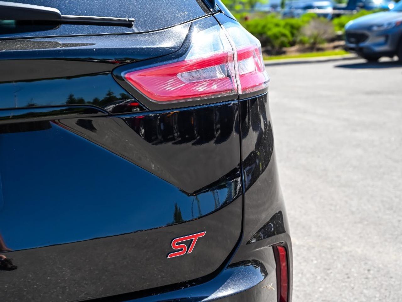 2020 Ford Edge ST Photo
