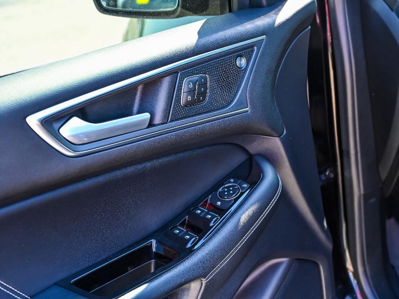2020 Ford Edge ST Photo